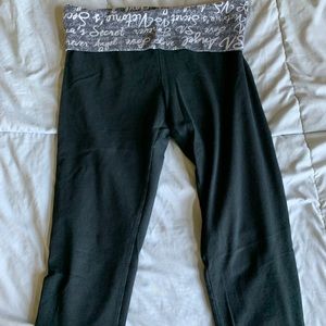 Victoria Secret crop yoga pants size Medium